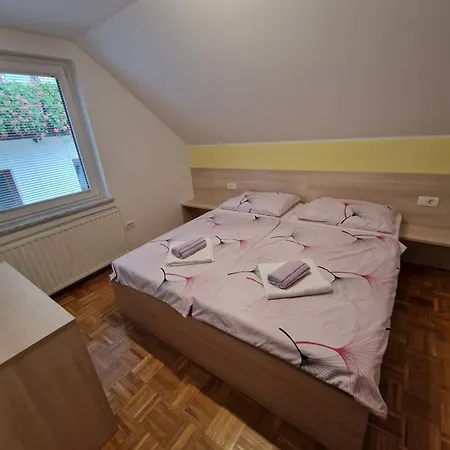 Ravnik Brod 13 Appartement *